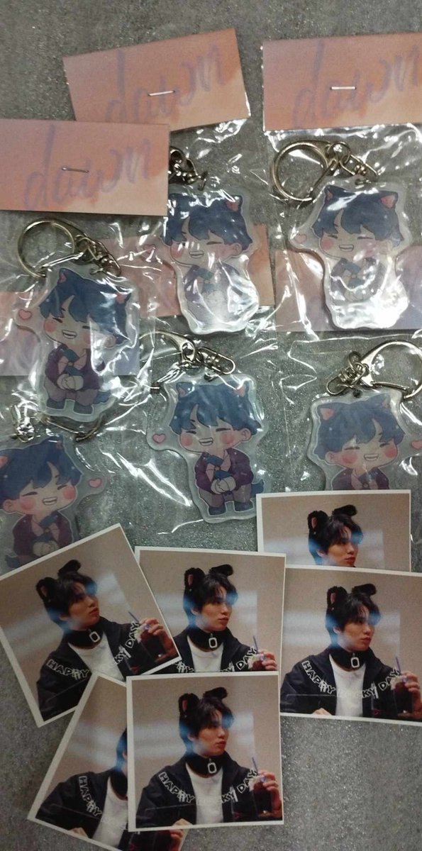 raciram22's tweet photo. thank youu so much @Rockymie26 @RockyPebblesPH  @rockyswagph  received na po ung rocky keyring...so cutieee🔯🔯🤩😻

mga ante ito na @QuimanAileen
@AntonyaReyes21
@airtags143 @joeyalrey18
@tinlovesnunu9
🩷💜💙🧡

#ASTRO #ROCKY #WESTILLWITHASTRO https://t.co/QhPTkoYbtx