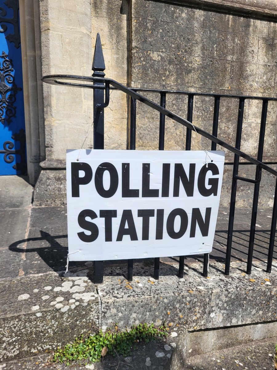 Labour4Frome's tweet photo. The sun is shining and it's polling day for us here in Somerton and Frome!
Vote for Labour's Neil Guild for a #BetterBritain, and don't forget your #VoterID. #VoteLabour https://t.co/zwkaTVswnY