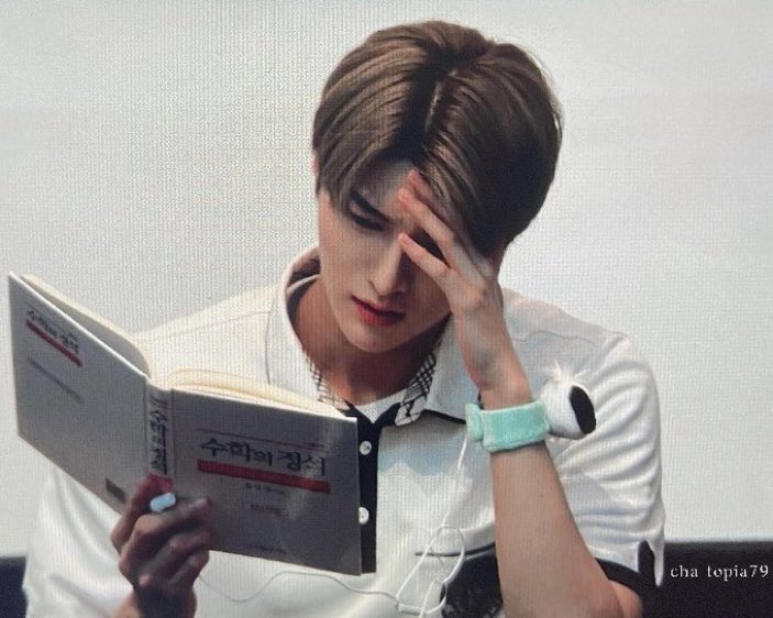 swyhgz's tweet photo. me: still processing the way X1 members had all together sleep paralysis by just one night https://t.co/ZzsJRaXhXc