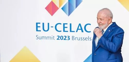 "Globo ataca Lula e classifica como "gafe" a posição brasileira de neutralidade diante da guerra" Brasil 247

Não dizem dos bilhões de investimentos que o Presidente está trazendo!!

Globo, inimiga do povo!!

Mídia golpista, sempre golpista!! O quê fazer com essa gente???🤨🤨🤨