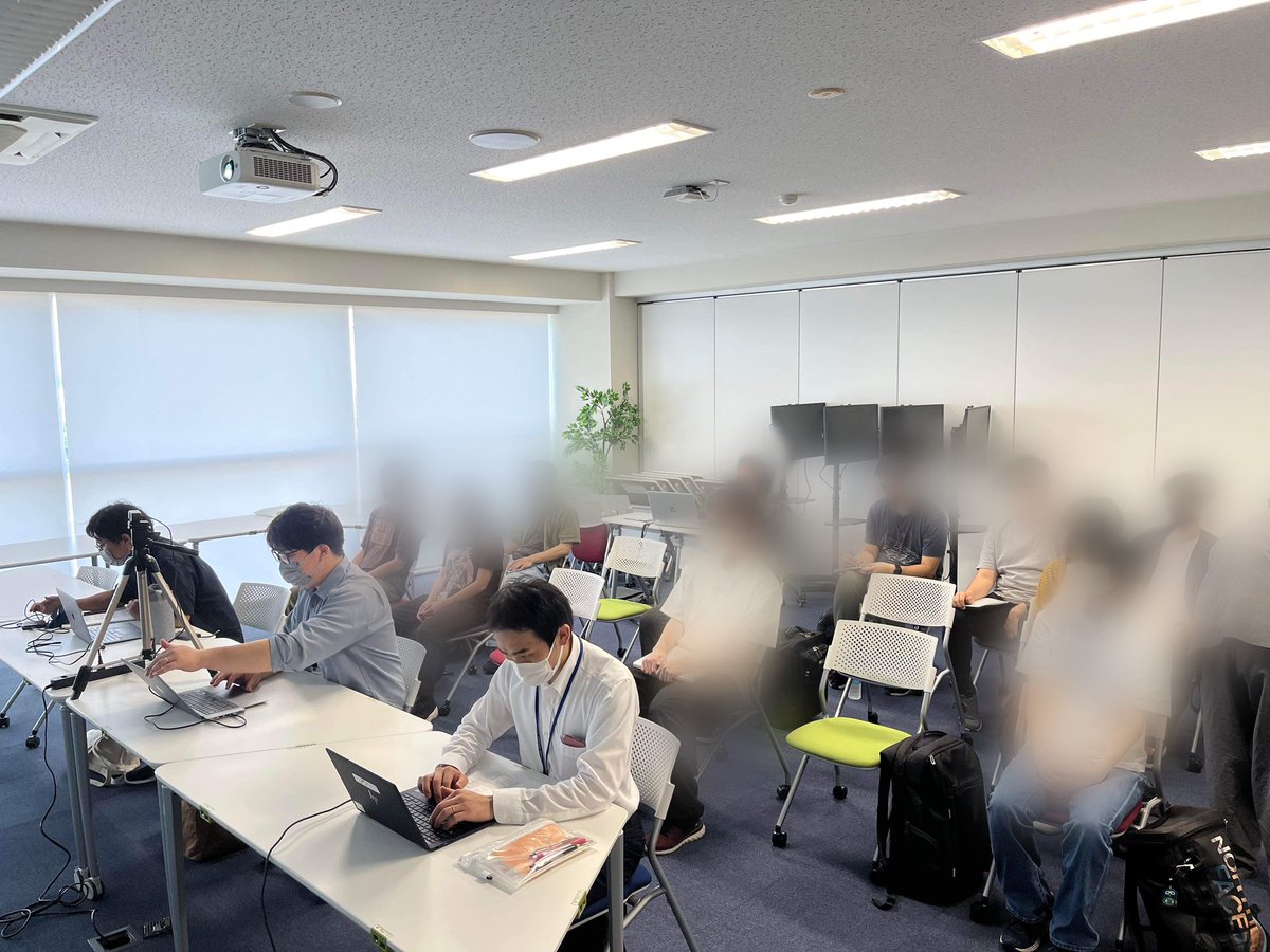 yumu19's tweet photo. 学生チャレンジプログラム #チャレプロ の審査会を行いました。学生主導の活動に対して1〜10万円の予算をつけるという今年度から始まったアンプレセンター発の試みです。私は審査員として10組の学生の発表を聴講しました。どの発表も素晴らしい企画でした。審査結果は来週に通知します！ #johodai https://t.co/5yOG2ImzmJ