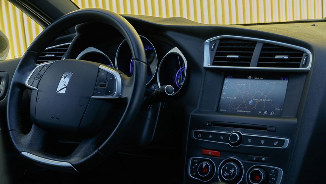 clicars's tweet image. Con este #calor 🫠 te dan la posibilidad de llevarte este #DS 4 #Crossback para irte a un lugar muuuuy fresquito❄️

¿A dónde te irías?🗺️