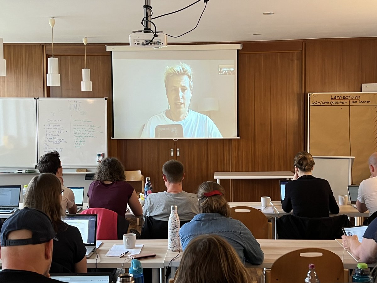 tobiasfaix's tweet photo. Danke @roofjoke für deine Tiefenbohrungen und kritischen Reflexionen zum Thema digitale Zivilgesellschaft! 🙏👏
#master #transformationsstudien #diditalität #netzpolitik https://t.co/KDxOPcWwiw