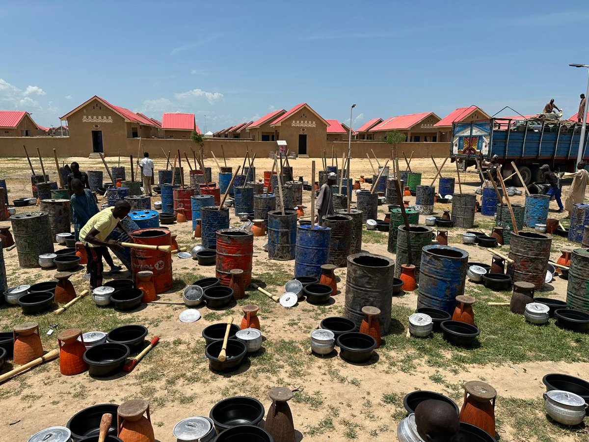 giscorng's tweet photo. utilizing local resources.
As part of this project, GISCOR &amp; @UNDP distributed 1000 briquette making tools and 10,000 Naira to each beneficiary. Additionally, Village Savings and Loan Associations (VSLAs) were introduced to enable savings mobilization and https://t.co/eXY7DU60bE