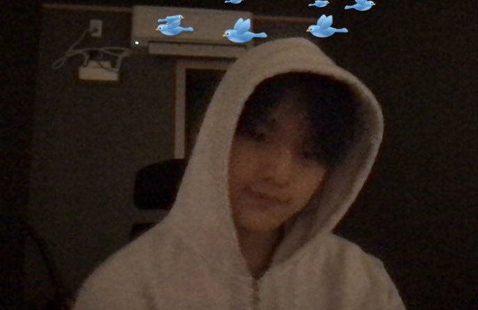 合 tweet media
