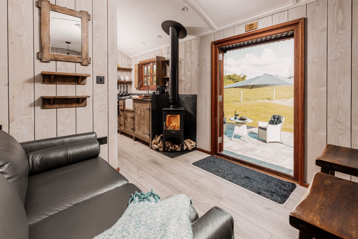 Unique hideaways tweet media