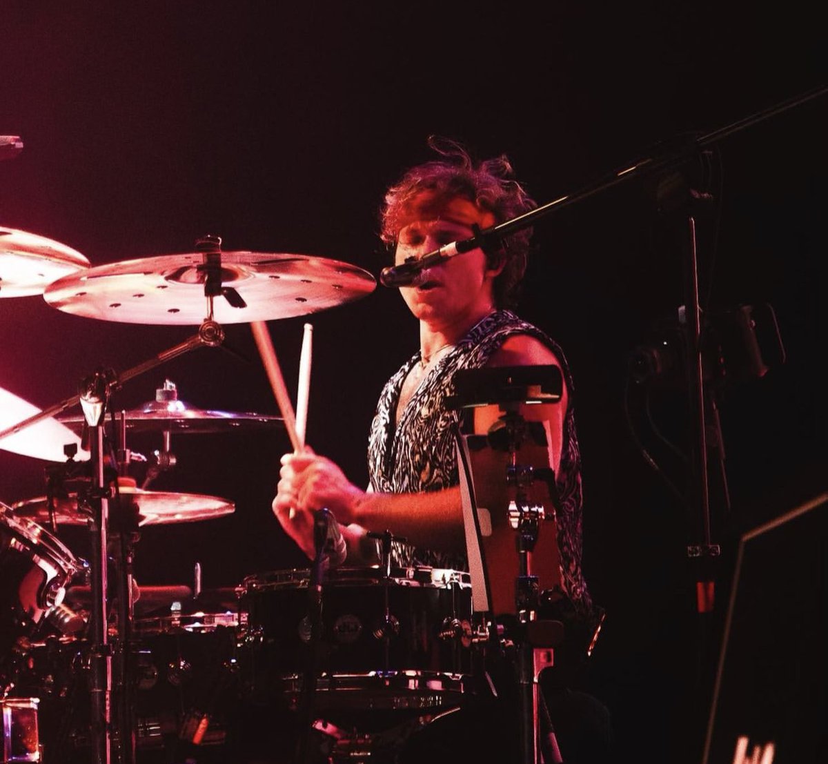Tha5SOSFamily's tweet photo. Ashton stans are so sensitive i could just… https://t.co/KERTuqzoJw
