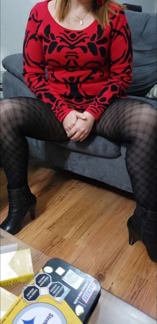 Mi amiga mandándome fotos....está muy linda