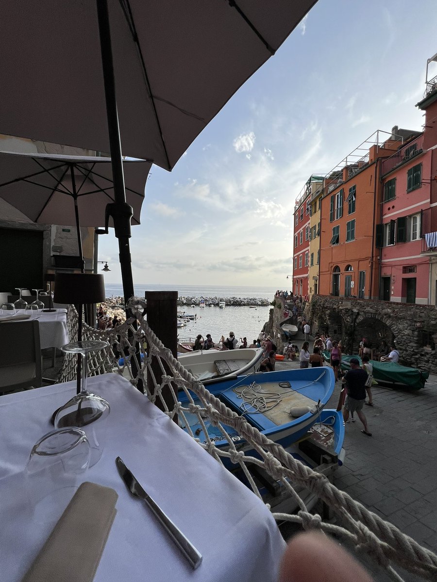 Jason's tweet photo. Finally, a break! 🇮🇹
#stressfreesummer! https://t.co/DBFjiFco2P