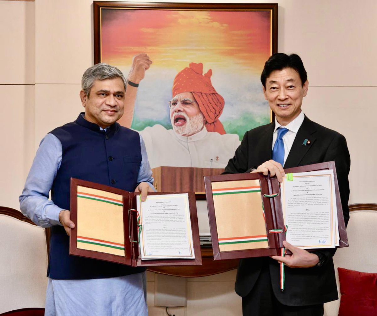 AshwiniVaishnaw's tweet photo. India and Japan signed a Memorandum of Cooperation for developing semiconductor ecosystem in line with PM @narendramodi Ji’s vision for #MakeInIndia. (1/2) https://t.co/wFJFkcaNyp