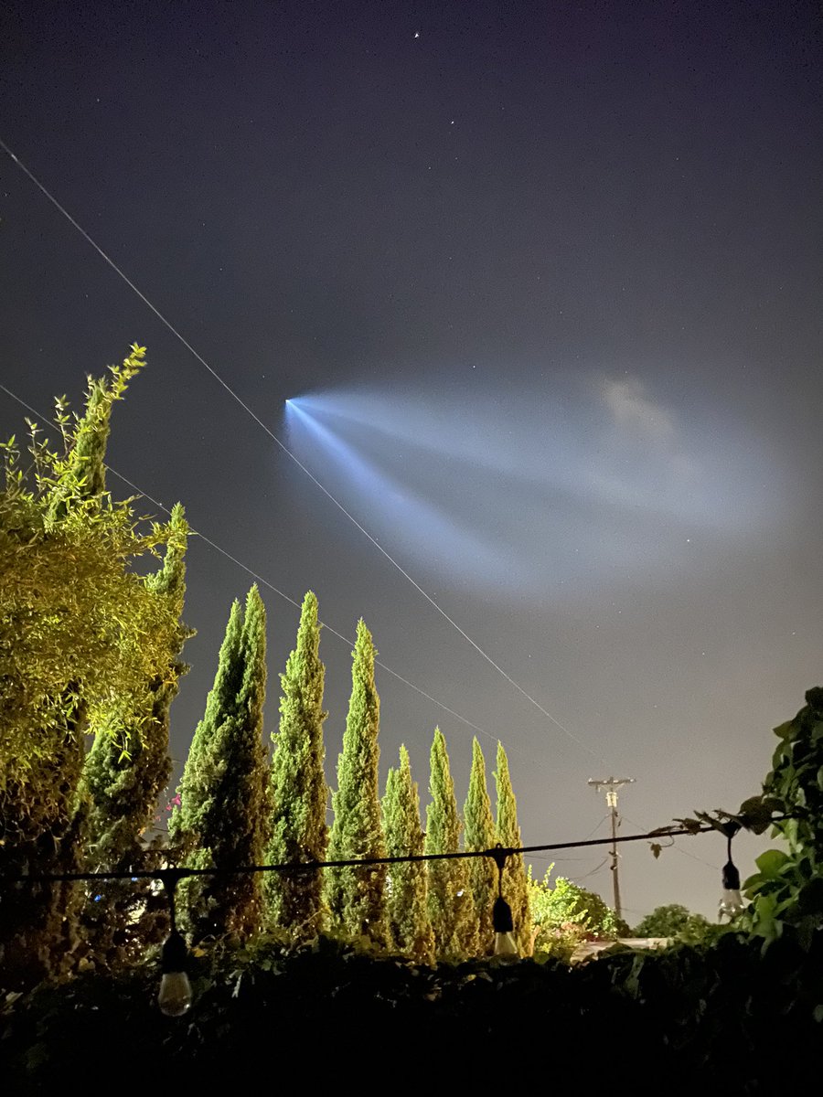 ManghamTyson's tweet photo. Last night’s launch #Falcon9 #OceansideCA https://t.co/pZLlwO75BB