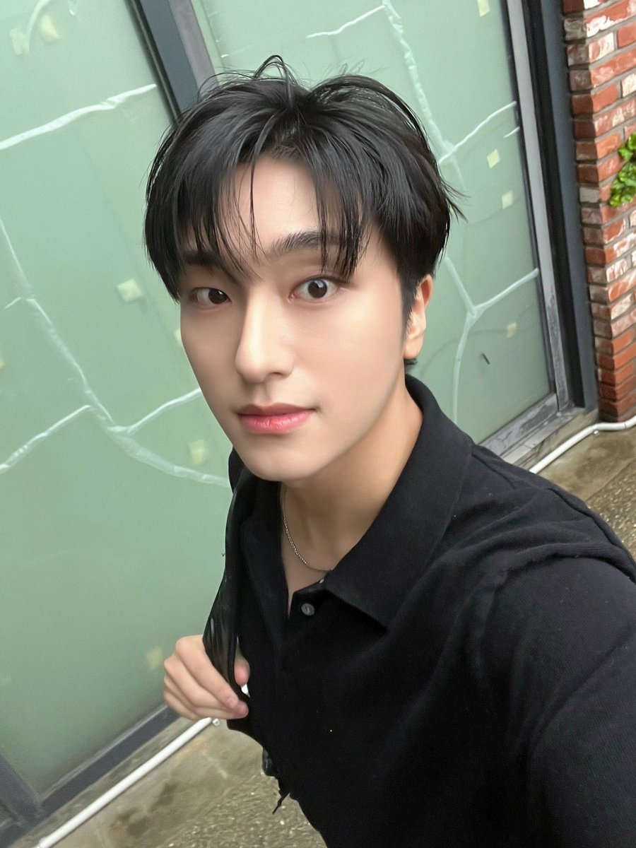 OmegaX_members's tweet photo. [#OX]

❤️🫶

#OMEGA_X #오메가엑스
#세빈 #SEBIN https://t.co/2MGp5BrmgQ
