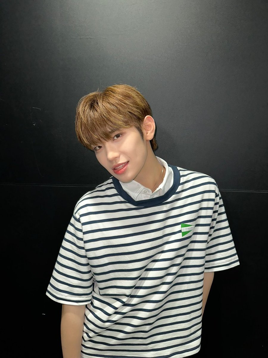 ZB1_official tweet picture