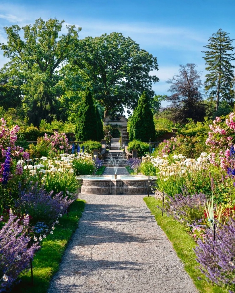 DiscoverLINY's tweet photo. Summertime strolls at @oldwestburygardens ๐ธโ๏ธ #discoverlongisland
๐ธ: @corinnetourey
#discoverli #discoverliny #dli #longislandnewyork #longislandny #longisland #liny #longislandlife #thingstodoli #longislandlocal #tourism #travel #oldwestburygardens #oldwestbury https://t.co/mk25R28mk3