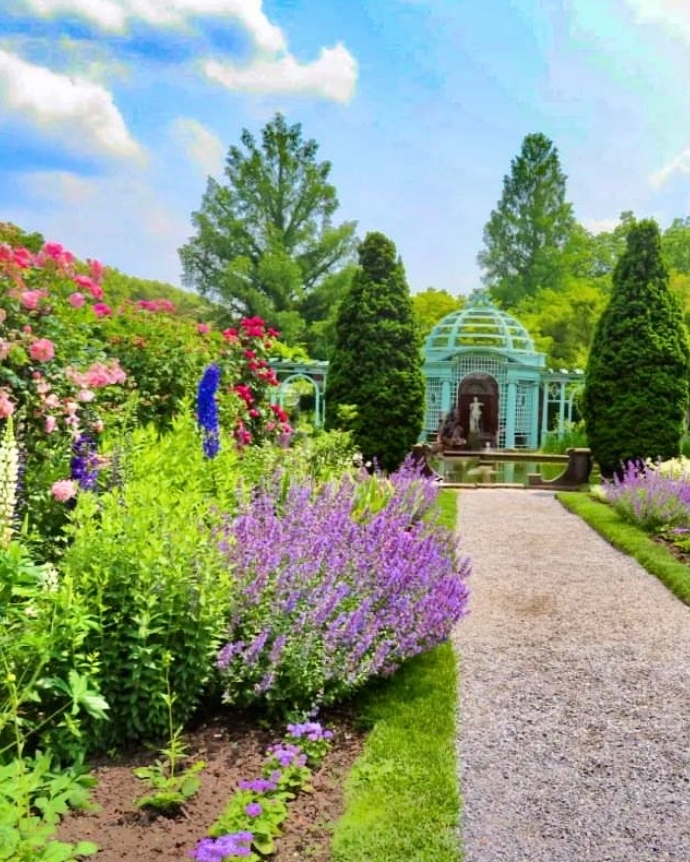 DiscoverLINY's tweet photo. Summertime strolls at @oldwestburygardens ๐ธโ๏ธ #discoverlongisland
๐ธ: @corinnetourey
#discoverli #discoverliny #dli #longislandnewyork #longislandny #longisland #liny #longislandlife #thingstodoli #longislandlocal #tourism #travel #oldwestburygardens #oldwestbury https://t.co/mk25R28mk3