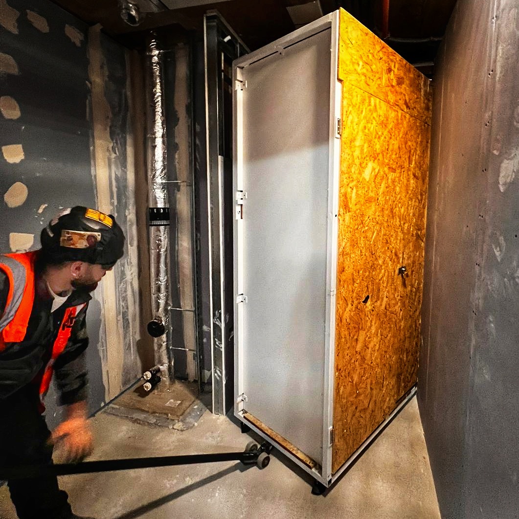RainbirdCS's tweet photo. The past months we've had up to 3 teams working for #gloster at #deptforlandings positioning and aligning their PUC's (portable Utility Cupboards) 

#liftingoperations #liftingsolutions #liftandshift #machinerymovement #compactcranes     #loveconstruction #ukconstruction #safety https://t.co/a0hFYx2jFT