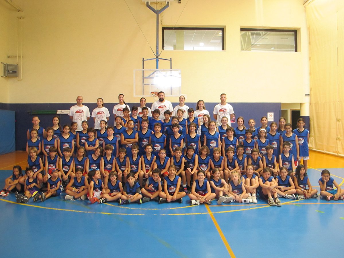 ColegioGaudem's tweet photo. Hemos finalizado el VII Campus Gaudem de #Baloncesto 🏀

Han sido 3 semanas en las que hemos vuelto a superar el número de inscripciones -240 entre los tres turnos-, y nuestros jugadores han podido disfrutar tanto dentro como fuera de la pista 😊

#ColegioGaudem #Madrid #Barajas https://t.co/1mHLaallfx