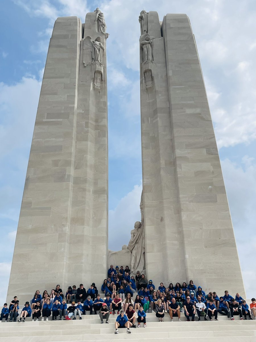 holmfirthhigh's tweet photo. Paris- en route to Calais with a stop at the Vimy Ridge Memorial. A site marking the first significant engagement of Canada during WW1 and a tribute to all Canadians who served, particularly those killed and whose resting place is unknown
#ActivitiesWeek2023 https://t.co/d60FORr5UM