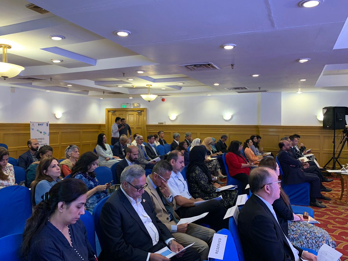 UNDP_Pakistan's tweet photo. The @UN's Guiding Principles on #BizHumanRights provide a road map for businesses to protect &amp; respect #HumanRights.

Supported by @JapanGov, @UNDP🇵🇰 launched Phase-2 of #BizHumanRights project to help businesses in Pakistan create an enabling environment &amp; protect human rights. https://t.co/0GLRe9ejOg