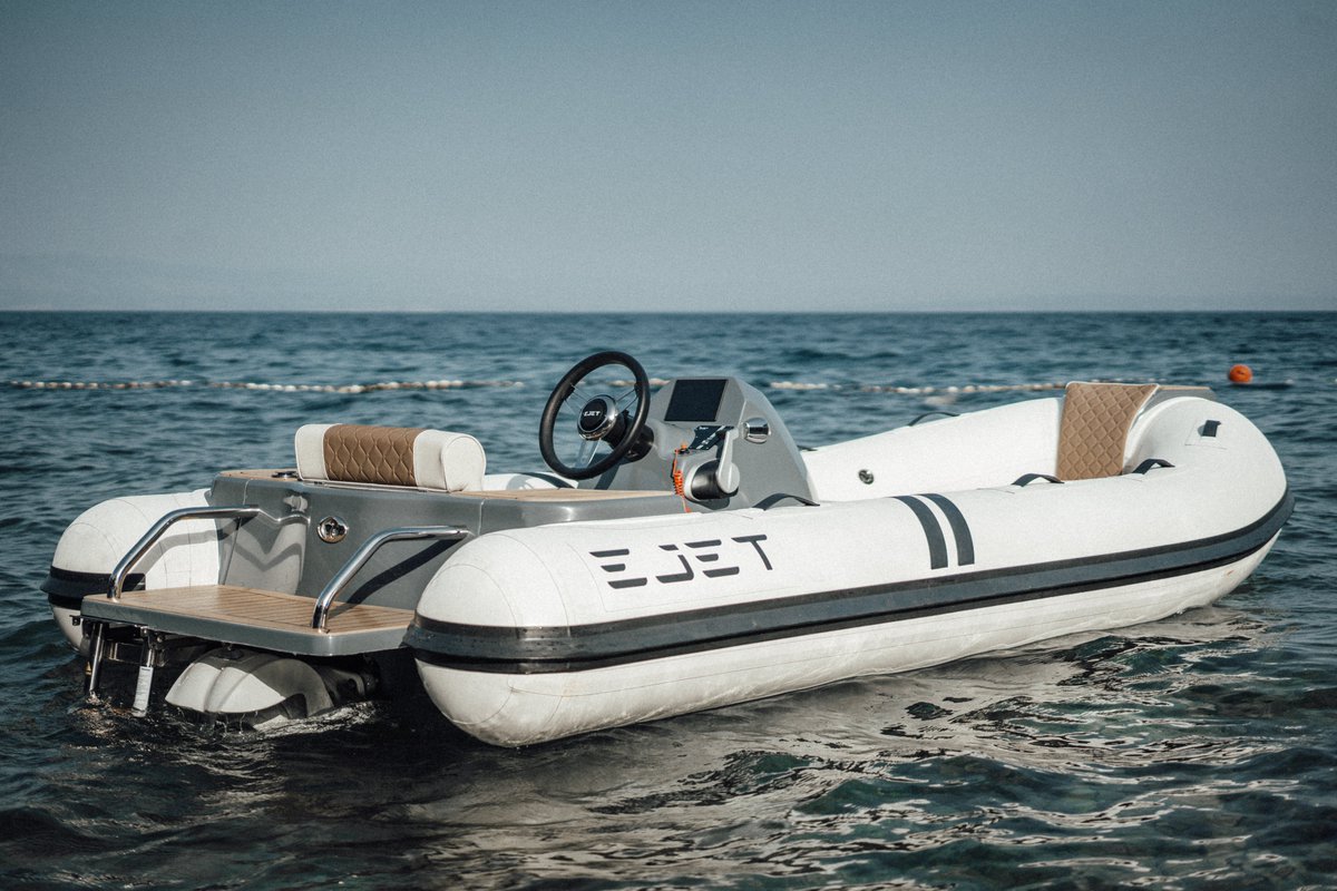 yachtinformer's tweet photo. The world’s first high-performance electric jet.
The new 60 kW powered 4X is now available for purchase, with the 9m model under construction
https://t.co/slLkIQqteO
#electricjet #ejet #yachtinformer