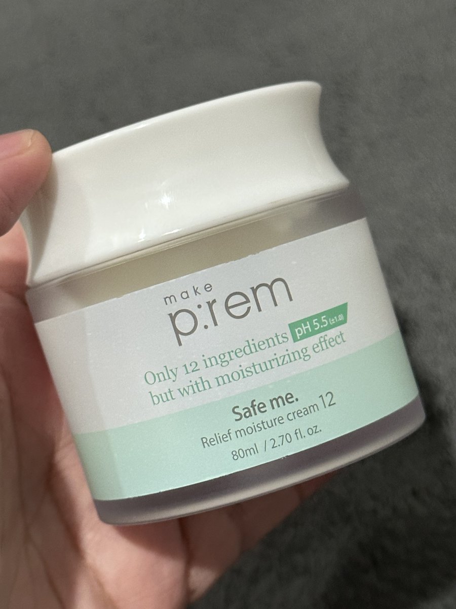 sukaskincarean's tweet photo. Kalo buat kulit kering kerontang banget aku lebih suka pakai ini daripada Illiyoon, karena lembabnya lebih nampol dan recovery skin barriernya lebih cepet.

Illiyoon itu enak dipakai buat maintenance dan kulit normal normal aja. Kalo redness gitu aku ngerasa kurang ampuh. https://t.co/b7jeAFpk2R