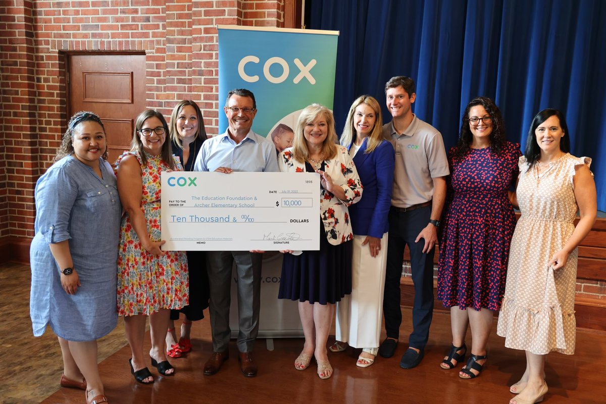 Yesterday @CoxComm & Archer (FL) community leaders gathered to celebrate the successful completion of a broadband expansion project to connect nearly 500 residents & businesses to Cox’s reliable symmetrical gigabit fiber-powered network. #lifeatcox #gigcity
