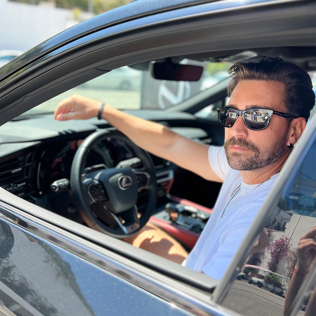 LexusTurkiye's tweet photo. Deniz, kum, güneş ve Lexus! #ElleSummerWeekend ile Bodrum’da birbirinden değerli misafirlerimizi ağırladık ve unutulmaz anlara imza attık. https://t.co/VuiuCjMGEX