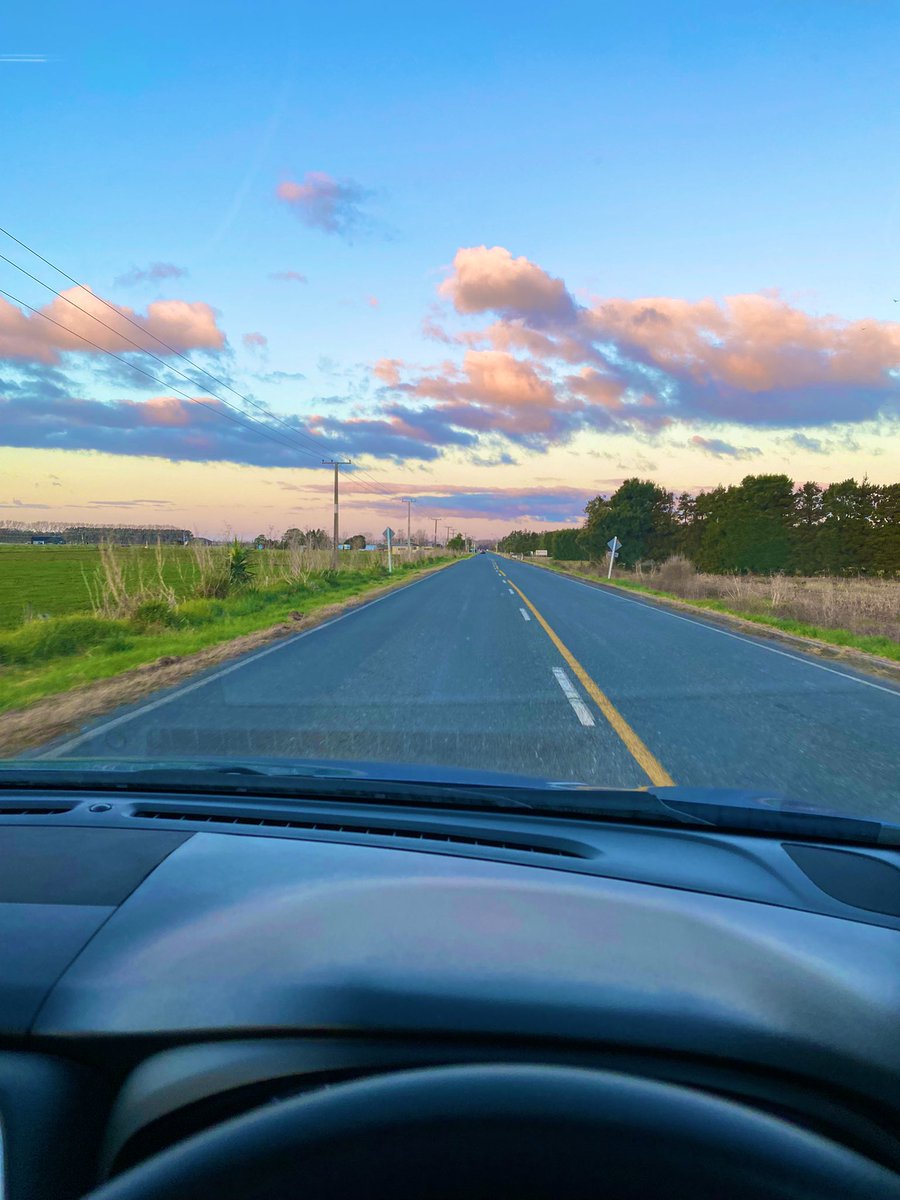 Franlindon's tweet photo. Manifested a new life ✨

✅ Work Visa 
✅ Car 
✅ Dream job 

Officially living in New Zealand 🇳🇿🥝 https://t.co/IU5y4TjmoN