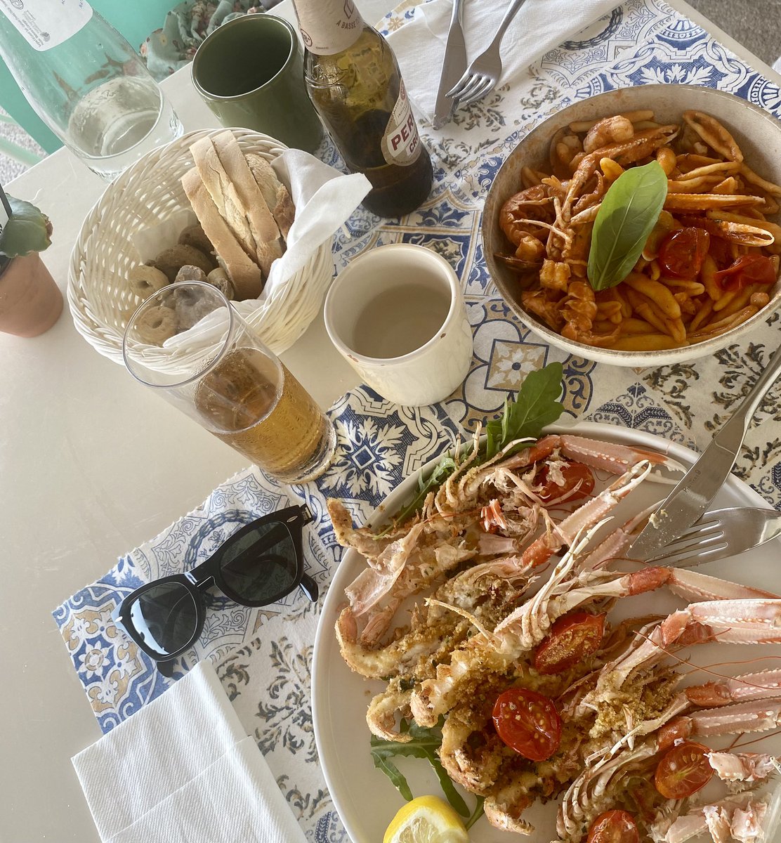 Eleena_dR's tweet photo. Me quiero quedar aquí a vivir 🇮🇹 https://t.co/pwUM0PyG1m