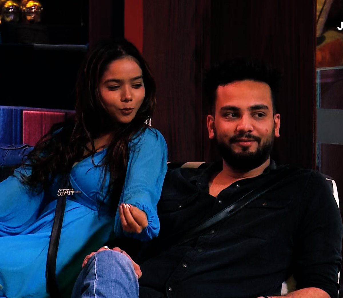 DesiBoys1355635's tweet photo. Which relationship is the strongest in Bigg Boss house? #Elvishraosahab #Jiyaa =#Abhiya or #Elvish #Manisharani = #elvisha?

RT.  for    #Elvisa

Like. for   #elviya

#BiggBossOTT2 #FukraInsaan #Elvish
#BigBossOTT 

ENTERTAINMENT MEANS MANISHA https://t.co/tEjFbKePWF