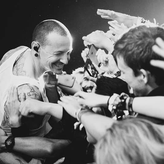 linkinparkbb's tweet photo. #MakeChesterProud https://t.co/lgcRBUoWvj