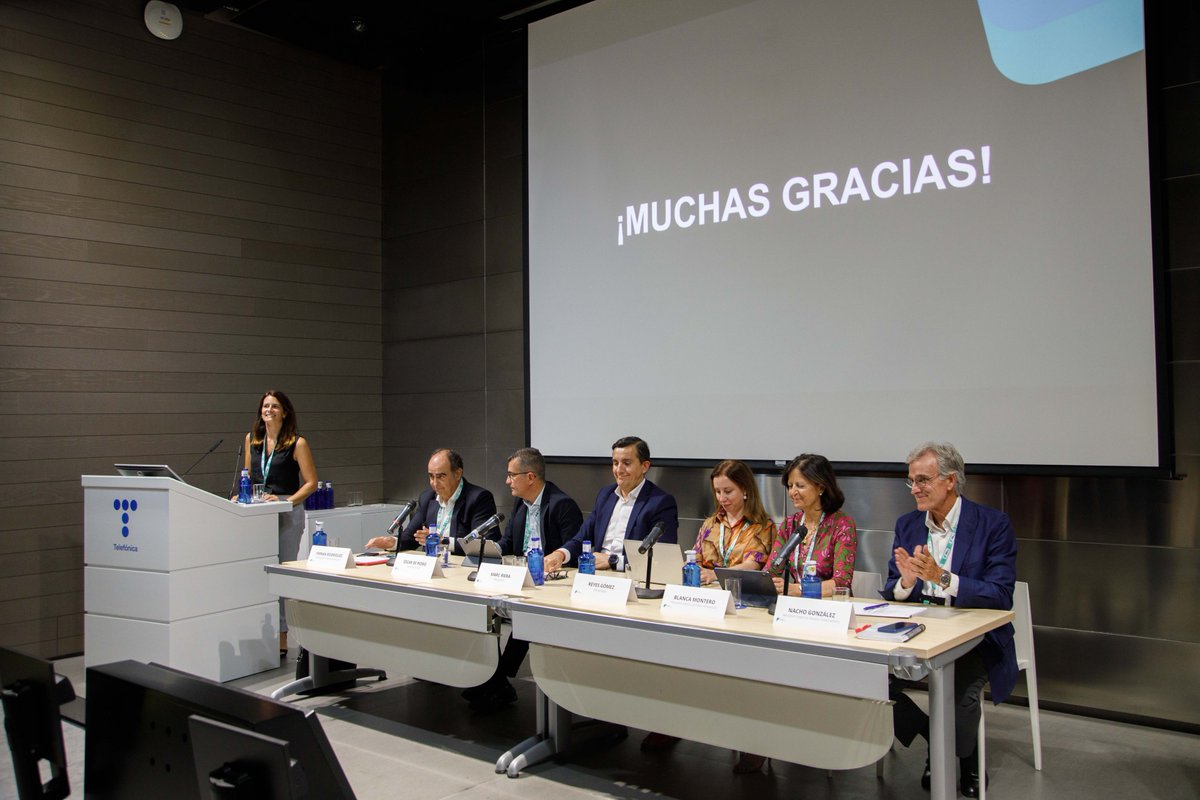 Ayer nos reunimos para celebrar la 2ªAsamblea General de 2023 de #FutureFastForward 🙌Los 52 socios de la Agrupación profundizamos en los retos de la transformación en toda la cadena de valor. ¡Gracias a todos por venir y, en especial, a @Telefonica por acogernos en #Madrid!