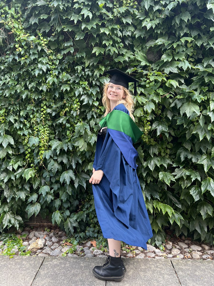 RosinaPoller's tweet photo. Officially a first class Physics graduate 👩🏼‍🎓🤯 https://t.co/z9zgWotlXF