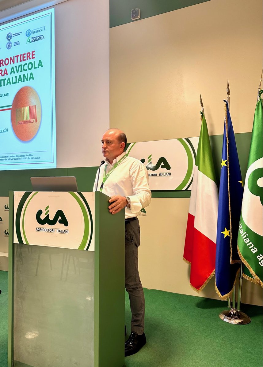 Cia_Agricoltura's tweet photo. In #Cia la presentazione dei risultati del #progetto Pro.Fil.A. sulle "nuove frontiere della #filiera #avicola #biologica italiana" 🐔🥚
#Innovazione, #sostenibilità e #ricerca sono le chiavi per il futuro, fondamentali per affrontare #cambiamenticlimatici e transizione #green 🍃 https://t.co/PkzkWB8Cng