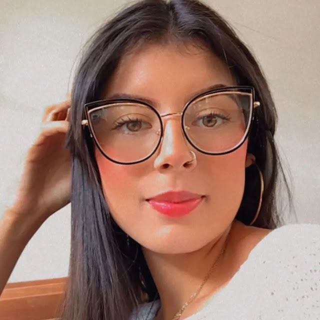 InforTvenezuela's tweet photo. Marianyely Briceño de 19 años,se quitó la vida dentro del baño de su vivienda en la parroquia Corazón de Jesús en Barinas.
La joven estudiante de medicina optó por ahorcarse,falleciendo por asfixia mecánica.
La fatal decisión aparentemente fue por un cuadro excesivo de depresión. https://t.co/5MTYJerlAS