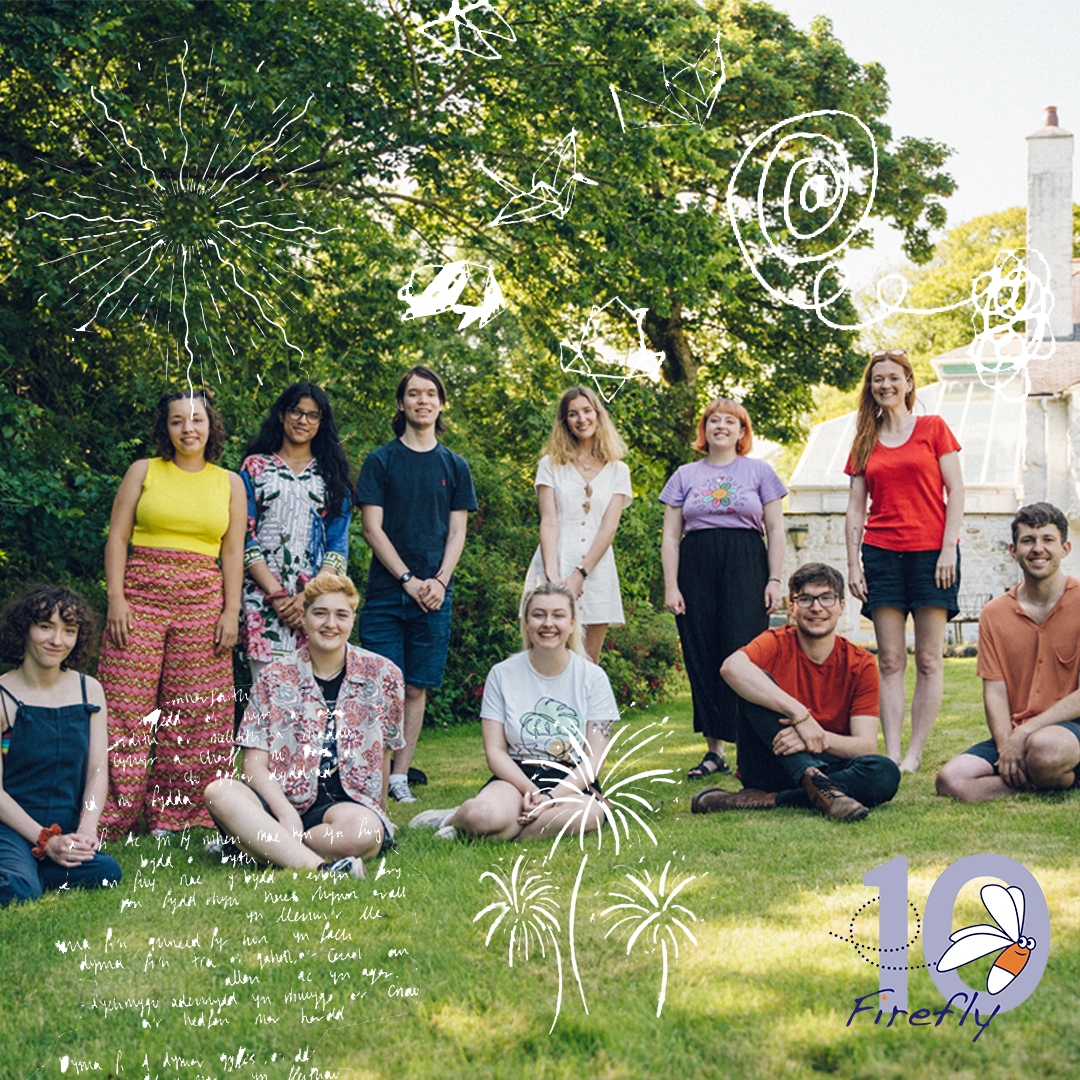 FireflyPress's tweet photo. 📣 #FireflyPress signs translation of distinctive and relatable multi-authored YA novel, The Five.

Read more at https://t.co/qbkxWpdi0w

@books_wales @ylolfa #YPump #TheFiveNovel https://t.co/MNwPFs2rcK