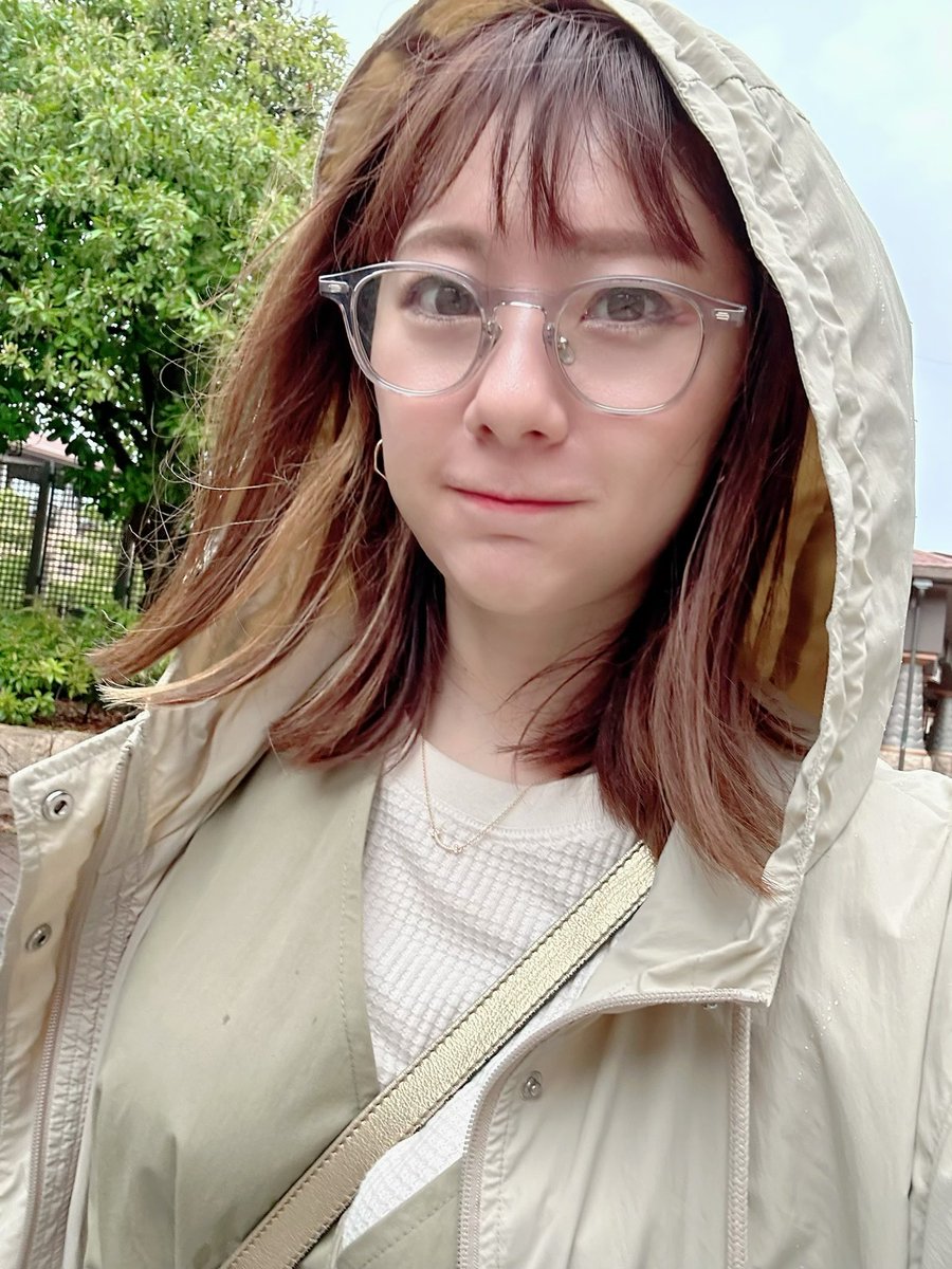 この眼鏡👓お気に入りだったのに、
おそらく失くしたーー😭

数回着用しただけだったのにな💦

どっかから出てこないかなぁ〜🥹