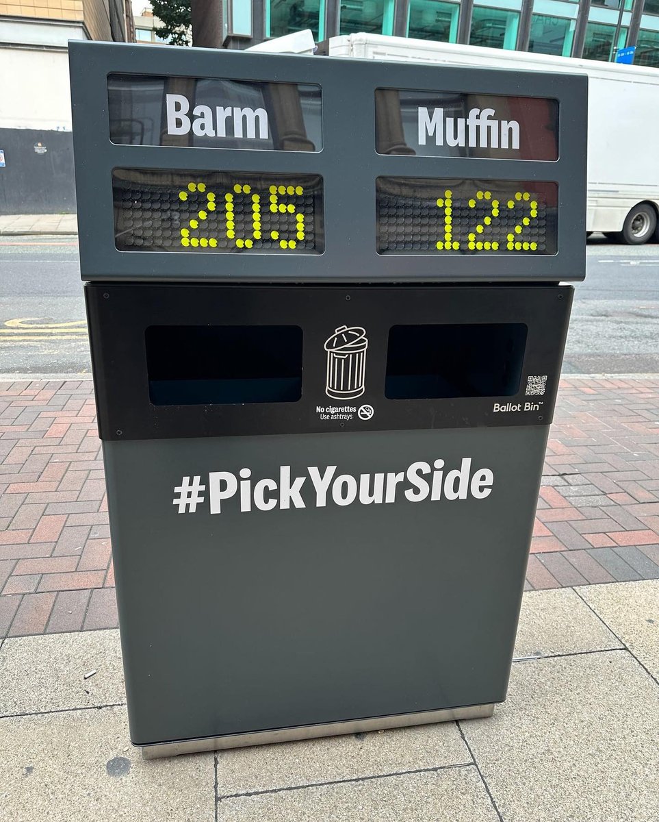 beautybay's tweet image. Obsessed with these bins that have popped up around Manchester 😍👏

Our UK hunnies will understand the barm/muffin debate 🤣

Who gets your vote? #PickYourSide