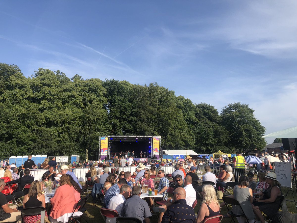 Hale Barns Carnival tweet media