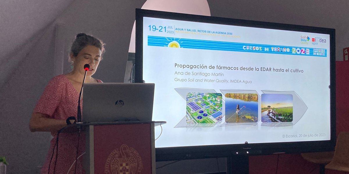 <a href="/unicomplutense/">Complutense</a> Ana de Santiago, investigadora de IMDEA Agua en 
@soilwaterq, participa como secretaria del curso. Ha impartido la ponencia "Propagación de fármacos desde la EDAR hasta el cultivo". Además, moderará la mesa redonda "Agua, naturaleza y solidaridad".