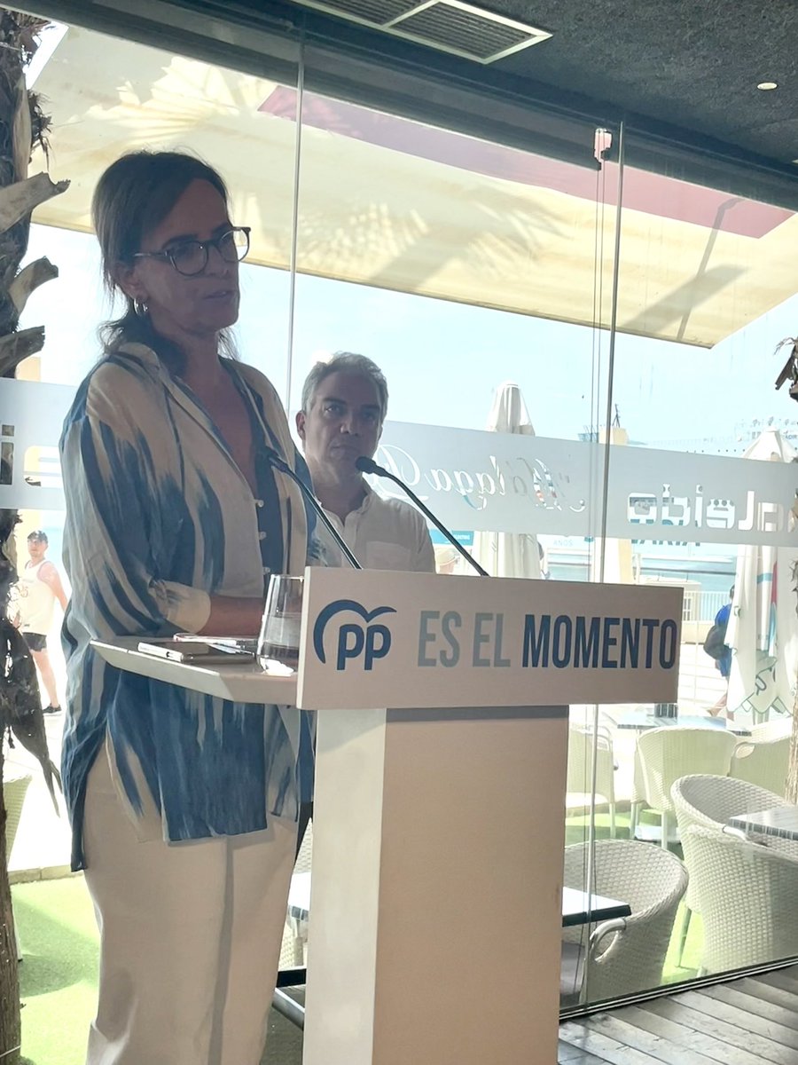 La igualdad no es patrimonio de ningún partido político , la igualdad es tan grande que <a href="/NunezFeijoo/">Alberto Núñez Feijóo</a> se compromete a que esa responsabilidad dependa de presidencia directamente para trabajar en todos los ministerios la misma.<a href="/carmenfunezdg/">Carmen Fúnez</a> <a href="/ppopular/">Partido Popular</a> <a href="/ppandaluz/">PP de Andalucía</a> <a href="/PPMalaga/">PP Málaga</a> <a href="/PPMijas/">PP Mijas</a>