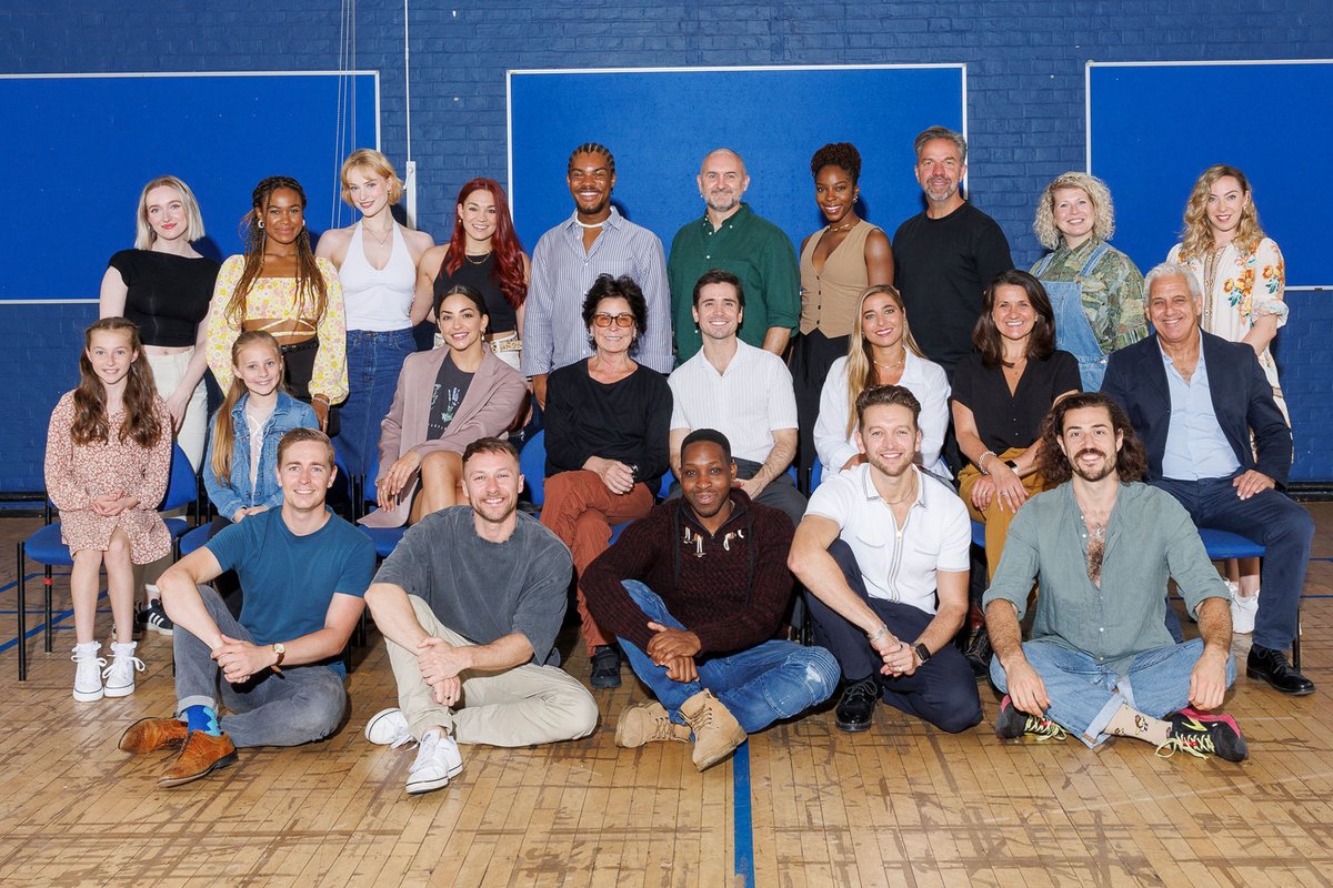 WhatsOnStage's tweet photo. Sinatra The Musical – complete cast announced for world premiere https://t.co/ckeg5R88oZ https://t.co/5rB67wDOYd