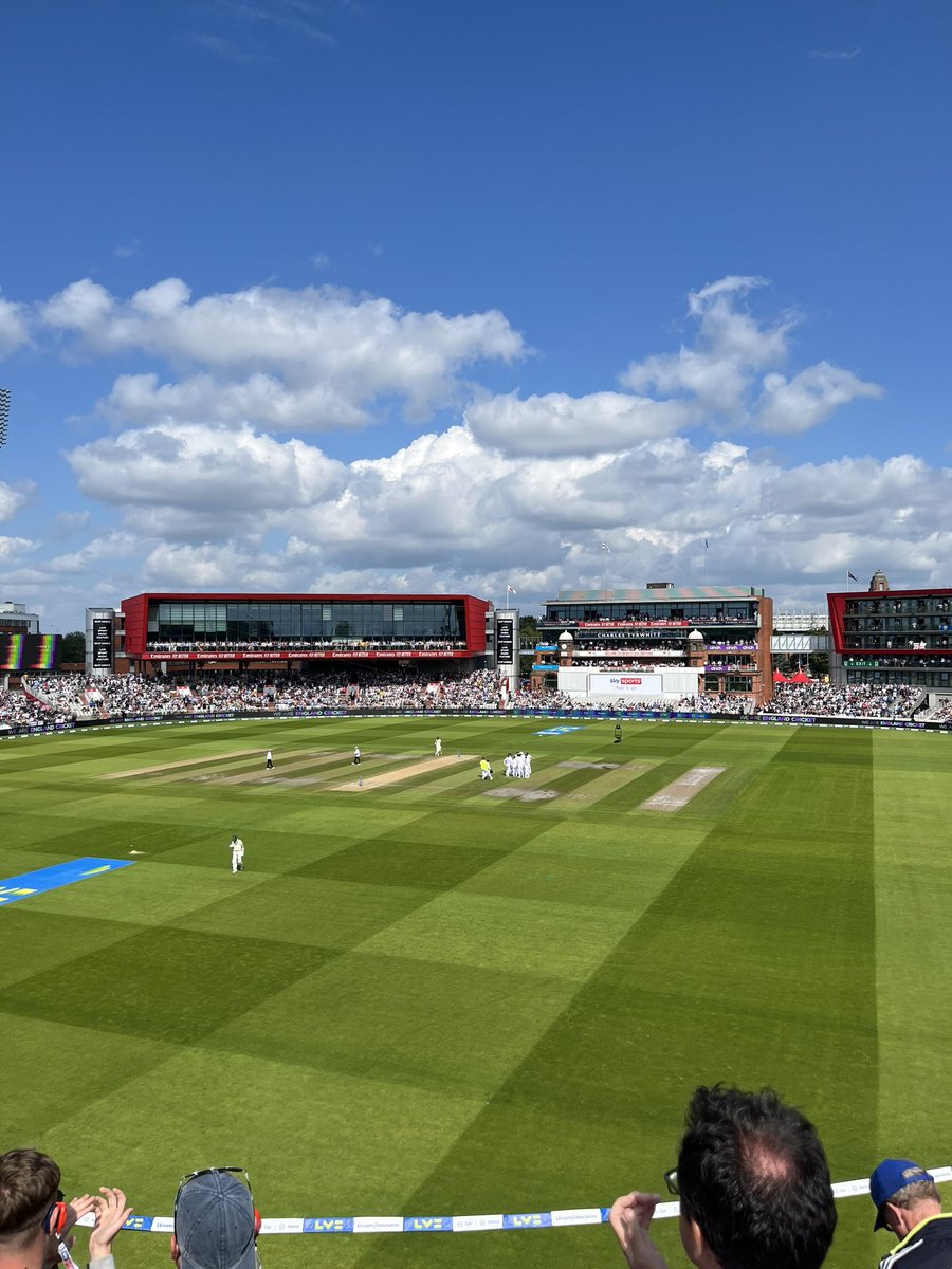 Lovely day for it at Old Trafford, c’mon England, big batting day ahead 🏏🏴󠁧󠁢󠁥󠁮󠁧󠁿