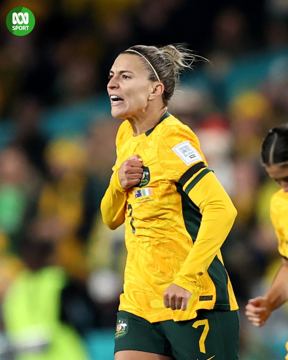 STEPH CATLEY COnVERTS FROM THE SPOT, AUSSIES 1-0 UP!

OH YES!

#AUSvIRL #FIFAWWC

Follow live: ab.co/3Qa9ARP
Listen live: ab.co/3ldkTLQ
