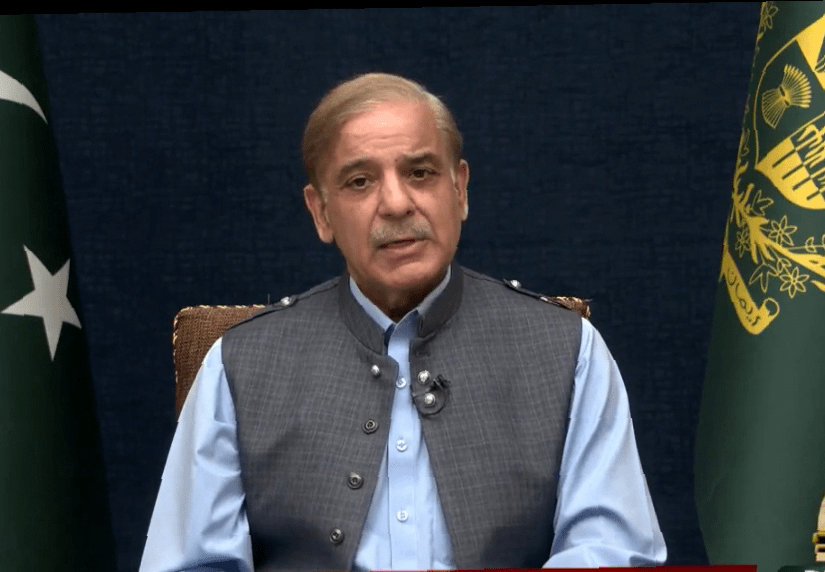khan_sanie's tweet image. PM Shehbaz stresses priority reforms for loss-making institutions. Emphasis on transparency &amp;amp; continuity of national interest policies. #GovernmentReforms