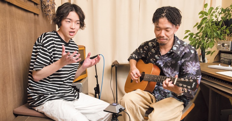 snrec_jp's tweet photo. 【サンレコ 今週の記事より】
SSL Connexをモリシー（Awesome City Club）＆ imaseがレビュー

4つのカプセルを搭載した #SolidStateLogic のユニークな #USBマイク SSL Connexを、モリシーとimaseにセッションで試してもらい、その感想を聞きました！
#SSLConnex @SSL_Japan @Macro_creaM @imase_1109