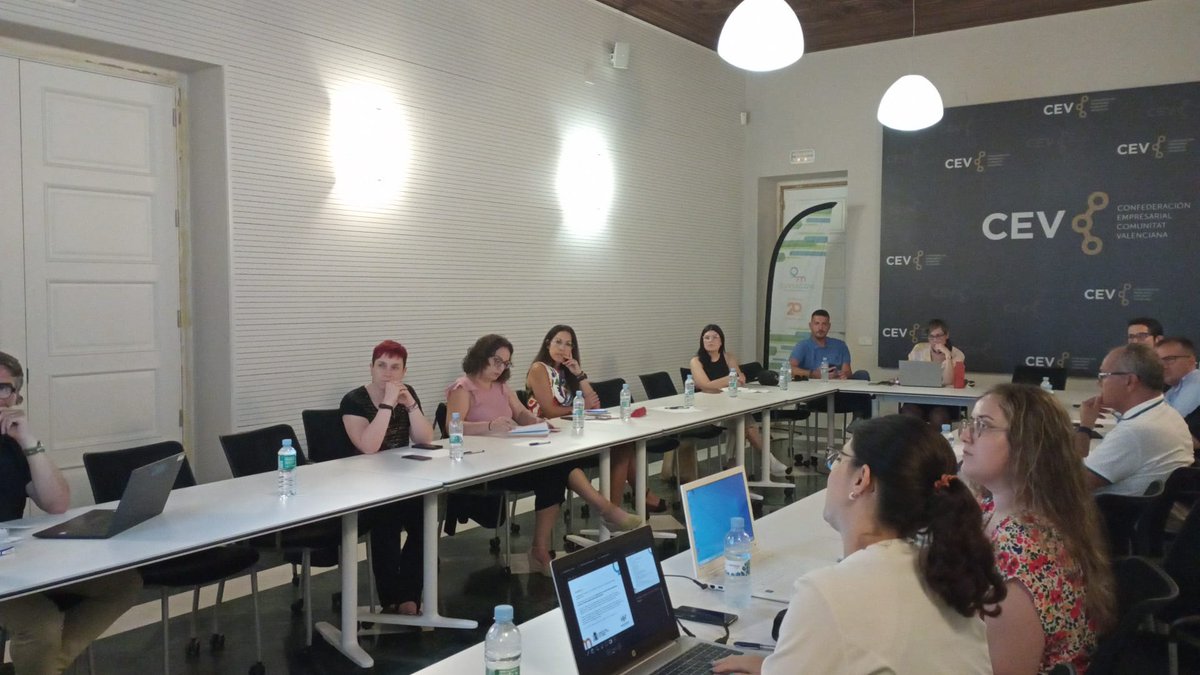 QUIMACOVA's tweet photo. Hoy se ha reunido la #ComisiónTécnica de QUIMACOVA. Algunos de los asuntos tratados han sido las novedades sobre #UK-REACH y #ESPR.
Conoce más en https://t.co/Hvb2oDxZqU
#LaQuímicaNosUne #ECOQUIM #INTERQUIM #LEGISQUIM https://t.co/O6SnAP7KJB