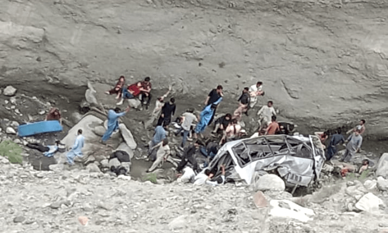 onlynewstime7's tweet photo. 5 killed, 13 injured as bus carrying tourists plunges into ravine in GB’s Diamer
For more details click on this👇🏻
https://t.co/KphVBne4Hp #killed #injured #vus #plunges #DIAMER #JawanPrevue #HYUNJINxVERSACE #QandA #Insidious #PVL2023 #JusticeForManipurVictims #GlimpseOfKanguva https://t.co/GTQu9fwEgX
