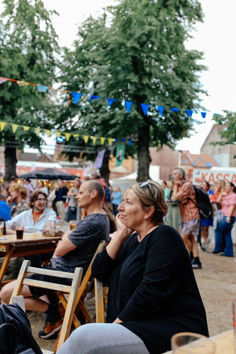 carogennez's tweet photo. Gisteren een bezoekje aan de #GentseFeesten en #Karmaclan.
Elke dag een nieuw goed doel om te steunen daar. Gisteren werd geld ingezameld voor @casarosabe , het Oost-Vlaamse Regenbooghuis.
#GF23 #LGBTIQ
@stadgent
@cavariatweet https://t.co/hTgw2TgQcw