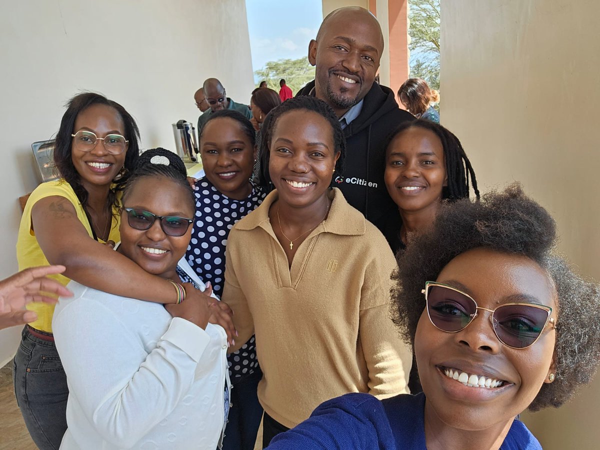 ChecheKnight's tweet photo. Everything you do communicates, sharing beautiful memories with  colleagues at #vasha.
#kePCOtraining https://t.co/DyErZgEjNJ